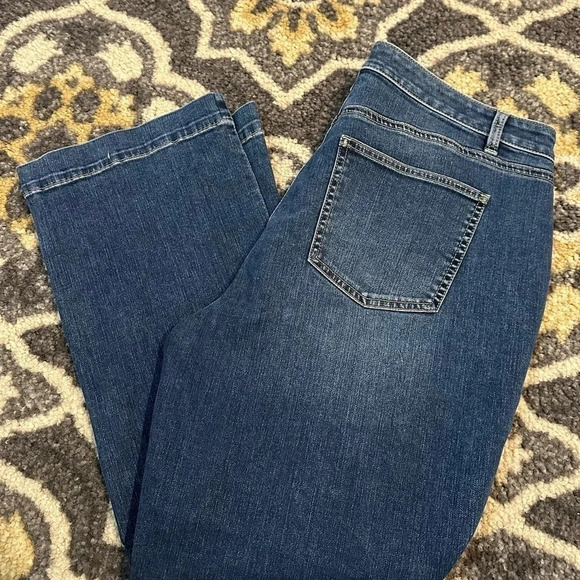 TALBOTS Flawless 5 Pocket Slimming Straight Jeans - Size 18 WP - Picture 5 of 8